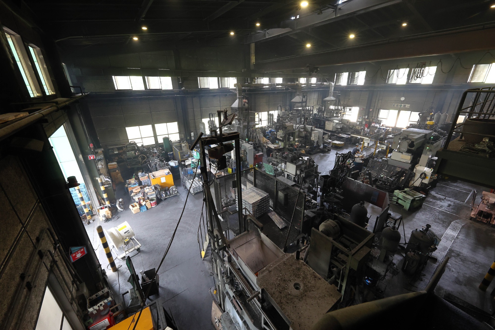 有限会社三河工機袋井製作所　内観